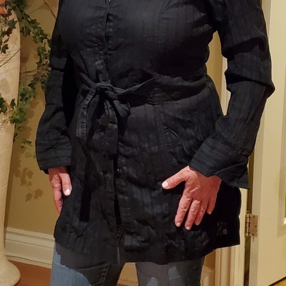 Blouse - Picture 2 of 2